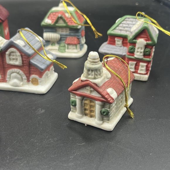 12 pc Vtg 1992 Winter Town Village Set Of Ceramic Christmas Ornaments 2.5"H - Picture 4 of 8